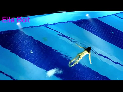 ❤️ Je ne peux pas m'arrêter de regarder, jeune blonde prise en train de nager nue dans la piscine de la station ELLA BOLT. ❤ Sexe at us fr.hentai-menu.ru ❤
