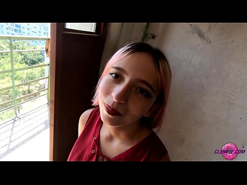 ❤️ Une étudiante sensuelle suce un étranger dans l'Outback - sperme sur son visage ❤ Sexe at us fr.hentai-menu.ru ❤